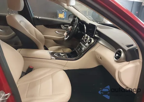 2018 Mercedes-Benz C 300 4Matic z USA, uszkodzony, nr VIN WDDWF4KB2JR314167